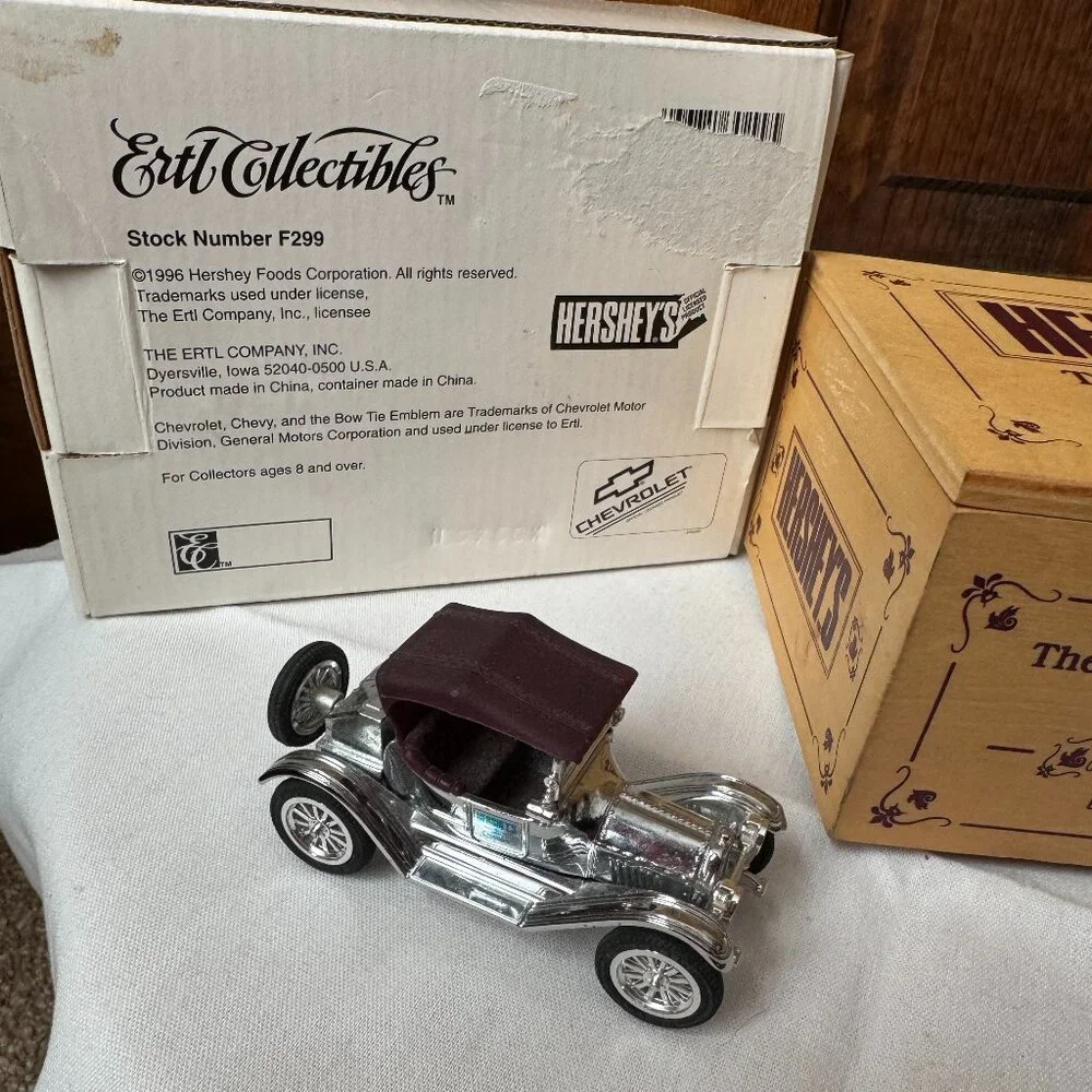 Ertl Collectibles - Hershey's Chocolate 1914 Chevrolet Roadster F299